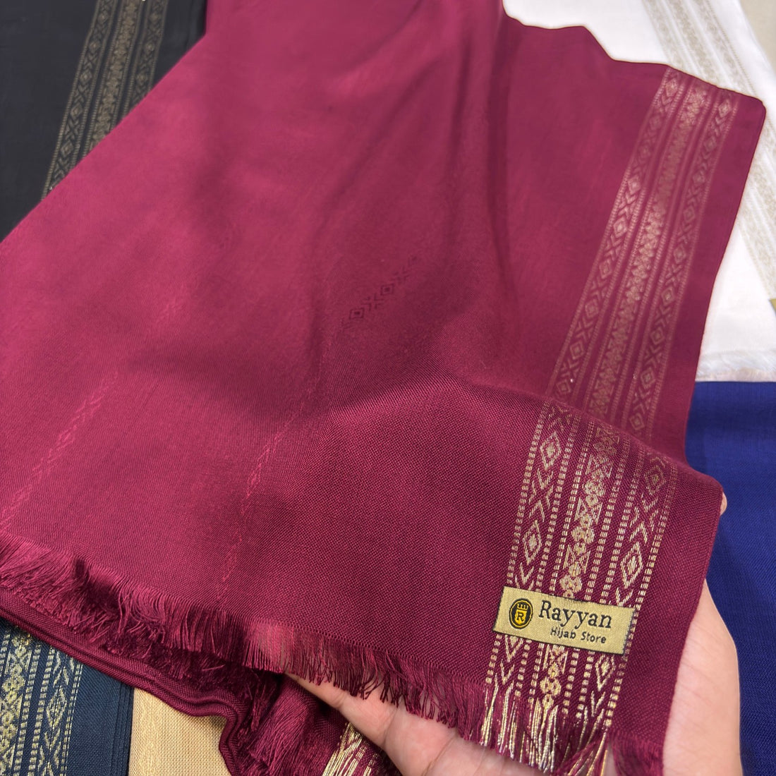 Border Viscose Stole (12pcs pack) بارڈر ویسکوز سٹول – پریمیم کوالٹی